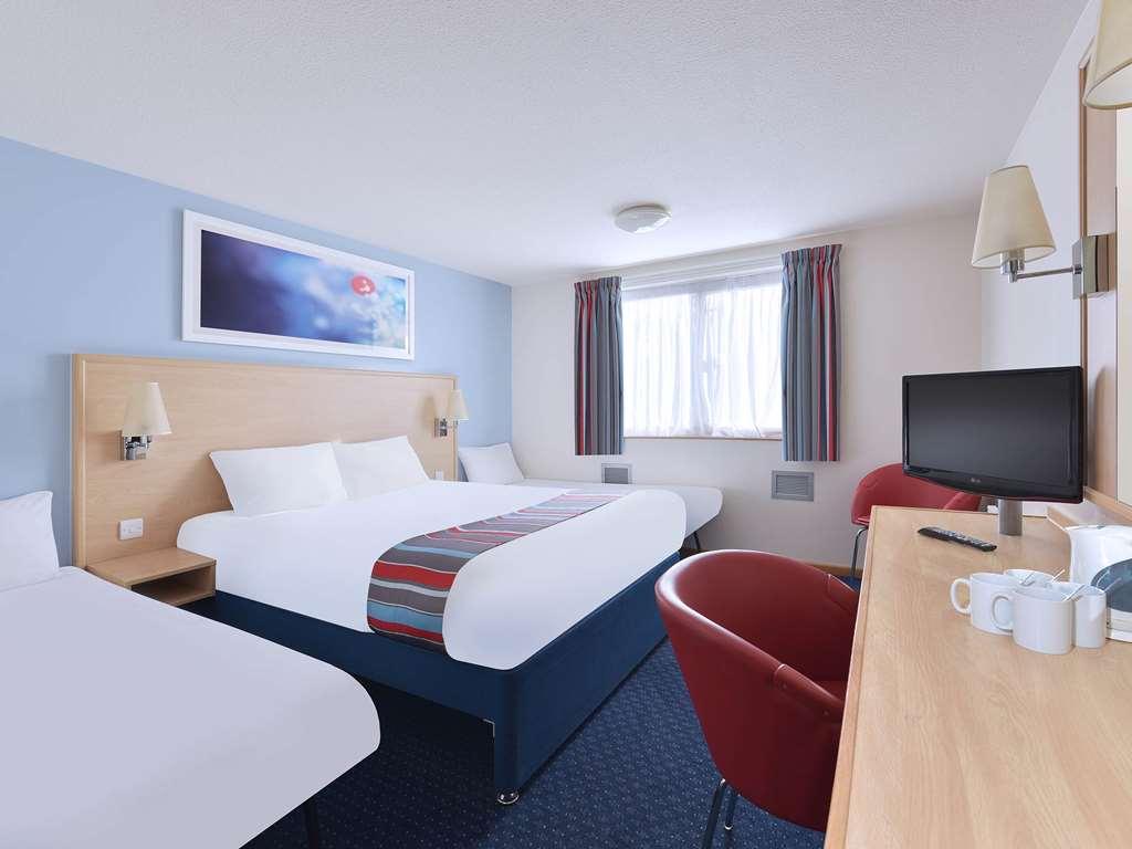 Travelodge Pembroke Dock Quarto foto