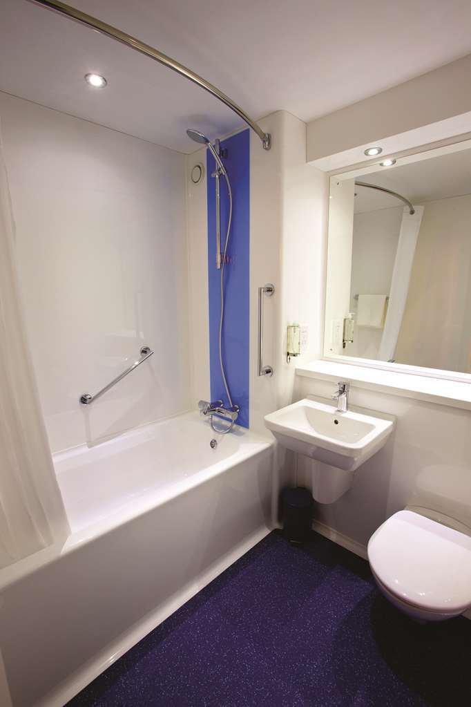 Travelodge Pembroke Dock Quarto foto